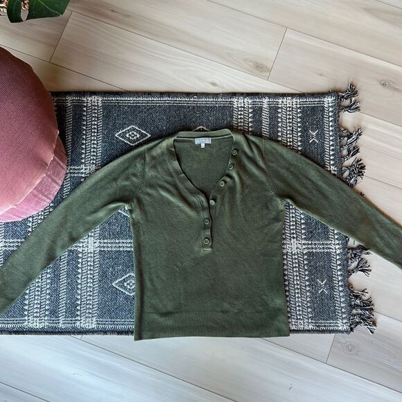 Olive green Henley long sleeve t-shirt ultra Soft Size Medium - Picture 1 of 3